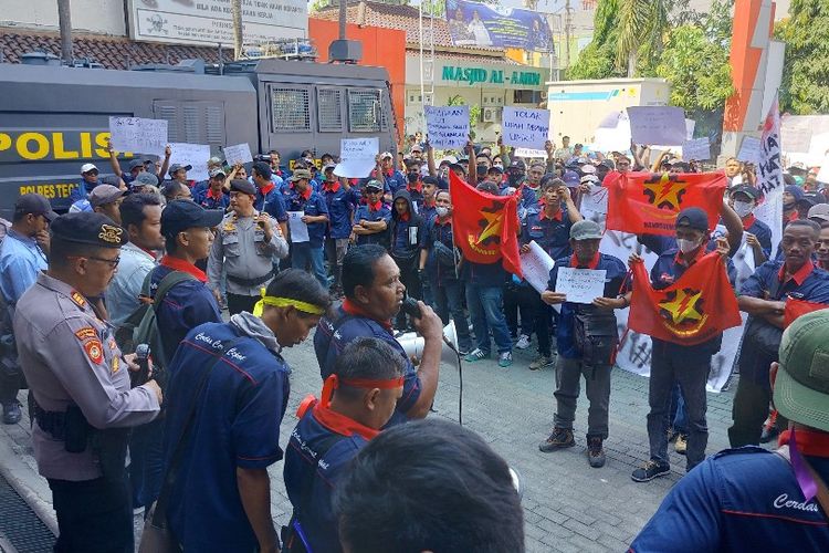 Ratusan “Billman” Tegal-Brebes-Pemalang Demo PLN, Tuntut Gaji UMK