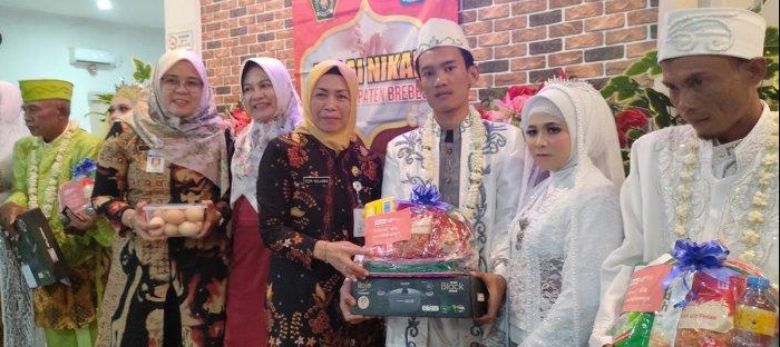 Nikah Massal Gratis di Brebes, Pasangan Pengantin Dapat Hampers Sembako